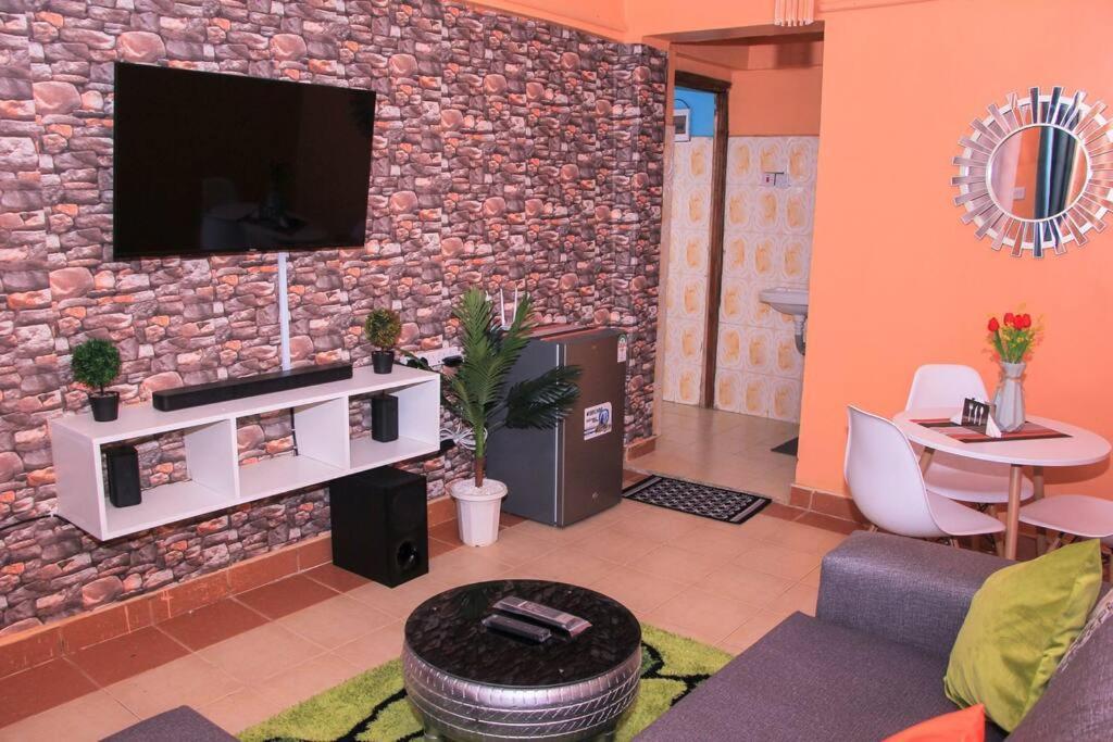 Cozy Homes 1 Bedroom House With Wi-Fi King Size Bed. Free Parking Naivasha Buitenkant foto